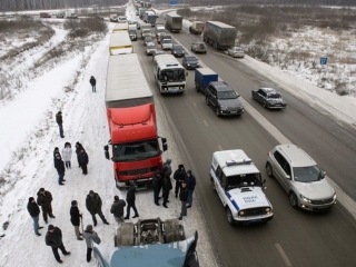 Правительство услышало протестующих дальнобойщиков