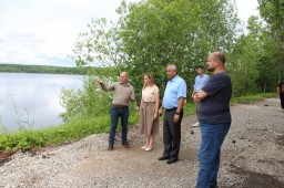 О ходе работ по благоустройству набережной городского пруда