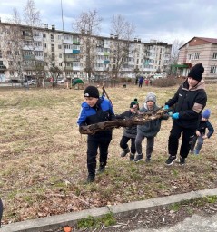 В Александровске провели субботник на площадке будущего скейт-парка