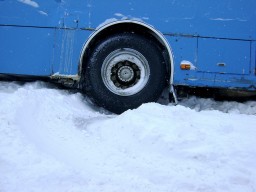 Вечером 21 января рабочие Чаньвинского карьера толкали автобус