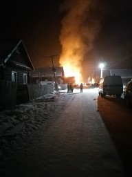 В Яйве мать и двое детей нуждаются в помощи после пожара